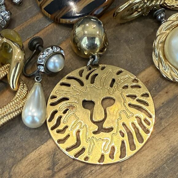 39 Piece Single Earring Cufflink Button Lot VINTAGE Parts Craft Repair Harvest - Picture 3 of 9